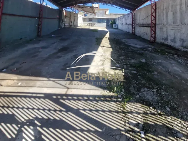 Galpão / Barracão com 400m², para alugar, no bairro Jardim das Flores em Osasco