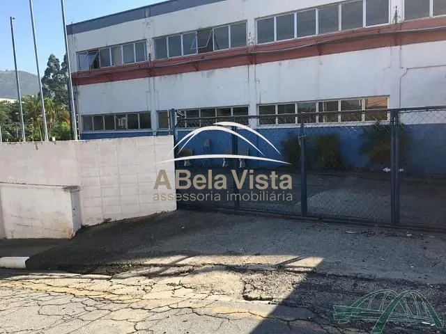 Galpão / Barracão com 3120m², para alugar, no bairro Jardim Itaquiti em Jandira