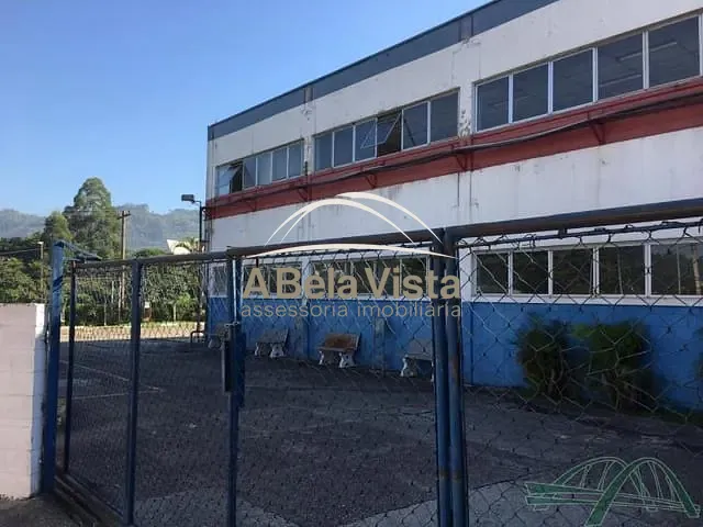 Galpão / Barracão com 3120m², para alugar, no bairro Jardim Itaquiti em Jandira