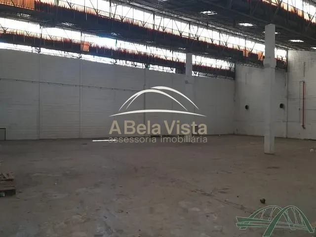 Galpão / Barracão com 3700m², para alugar, no bairro Jardim Itaquiti em Jandira