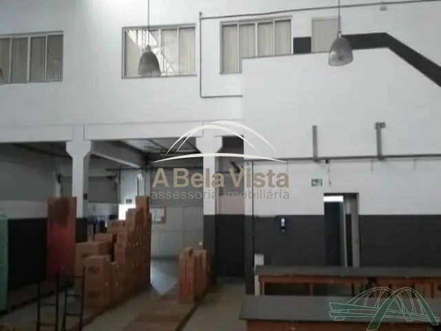 Galpão / Barracão com 500m², para alugar, no bairro Ayrosa em Osasco