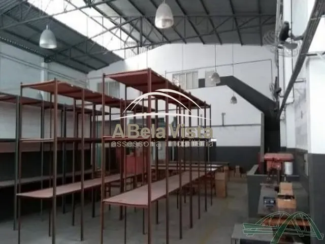 Galpão / Barracão com 500m², para alugar, no bairro Ayrosa em Osasco