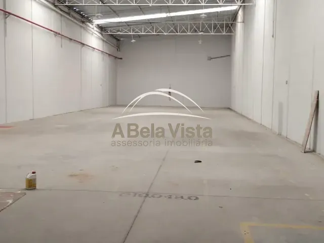 Galpão / Barracão com 690m², para alugar, no bairro Chácaras Marco em Barueri