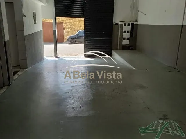 Galpão / Barracão com 400m² 1 quarto e 2 banheiros, para alugar, no bairro Jaguaribe em Osasco