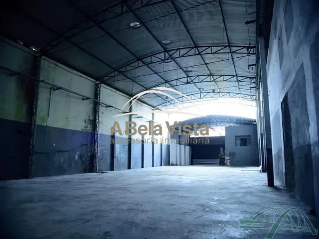 Galpão / Barracão com 600m² 1 quarto e 3 banheiros, à venda, no bairro Água Branca em São Paulo