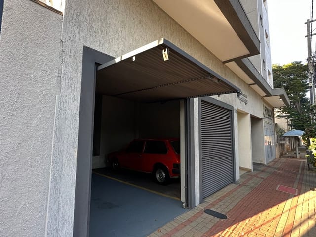 Box/Garagem com 13m², para alugar, no bairro Centro em Apucarana