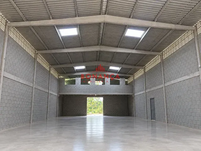 Box/Garagem com 1600m², para alugar, no bairro Olho D'Água em São Luís