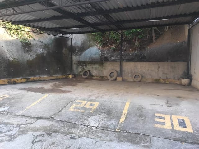 Box/Garagem à venda ou para alugar, no bairro Laranjeiras em Rio de Janeiro