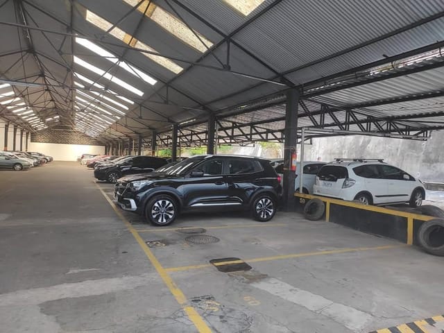 Box/Garagem à venda ou para alugar, no bairro Laranjeiras em Rio de Janeiro
