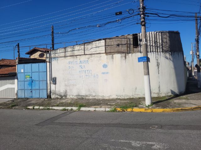Box/Garagem com 160m², à venda, no bairro Parque São Benedito em Pindamonhangaba