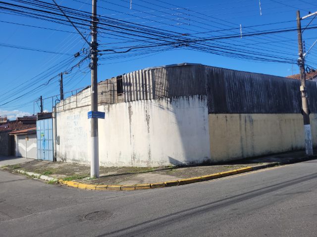 Box/Garagem com 160m², à venda, no bairro Parque São Benedito em Pindamonhangaba