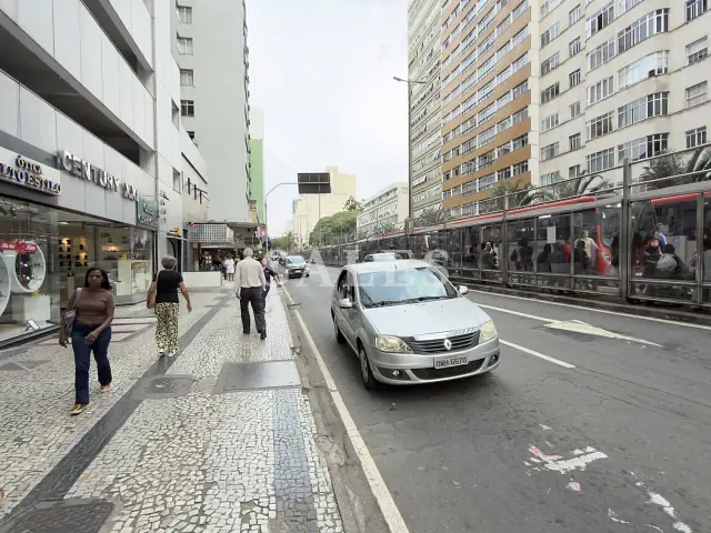 Box/Garagem com 12m², à venda, no bairro Centro em Juiz de Fora