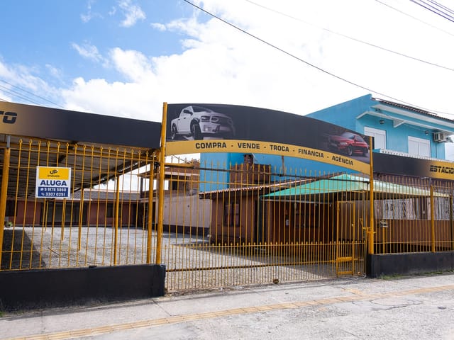 Box/Garagem com 473m², para alugar, no bairro Fragata em Pelotas