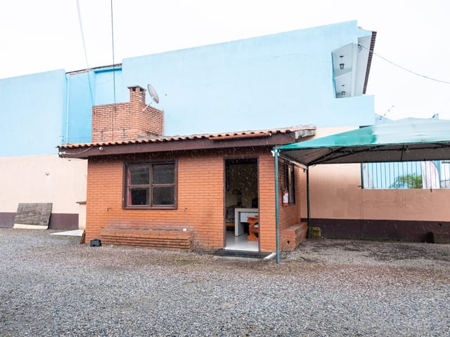 Box/Garagem com 473m², para alugar, no bairro Fragata em Pelotas