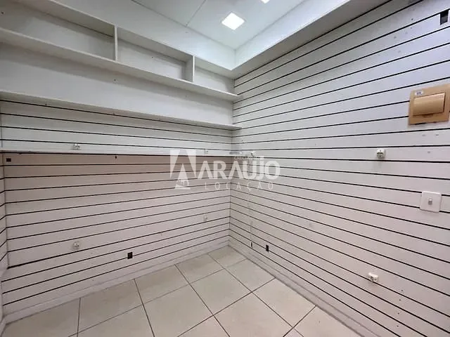 Box/Garagem para alugar, no bairro Centro em Itajaí