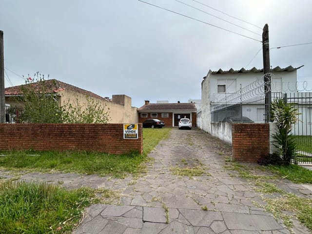 Terreno com 300m², à venda, no bairro Centro em Pelotas