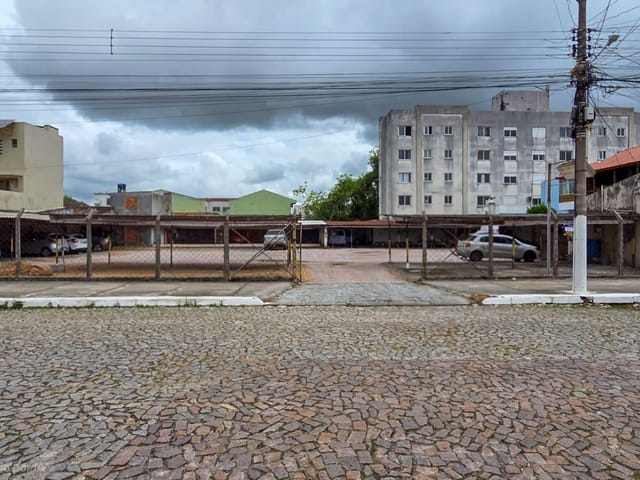 Foto do Box/Garagem - Box/Garagem comercial à venda no Centro de Pelotas – 1.723 m² de área total, 50 vagas cobertas mas com potencial para até 90 carros. | UP Imóveis