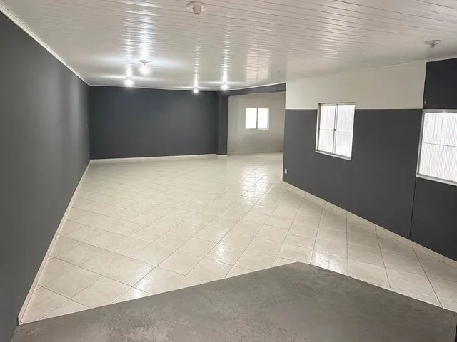 Box/Garagem com 450m², à venda, no bairro Três Vendas em Pelotas