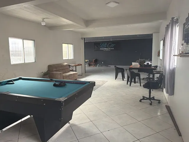 Box/Garagem com 450m², à venda, no bairro Três Vendas em Pelotas