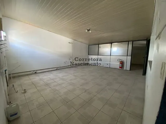 Box/Garagem com 307m², para alugar, no bairro Jardim Terras de São João em Jacareí