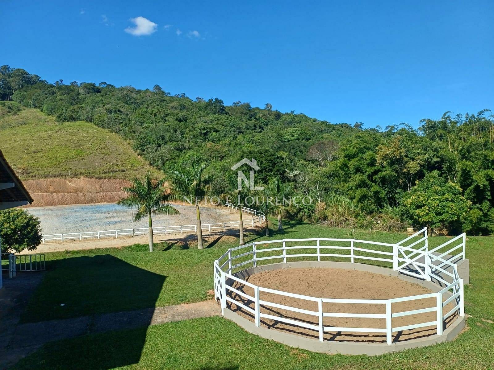 Sítio à venda com 4 quartos, 10m² - Foto 1