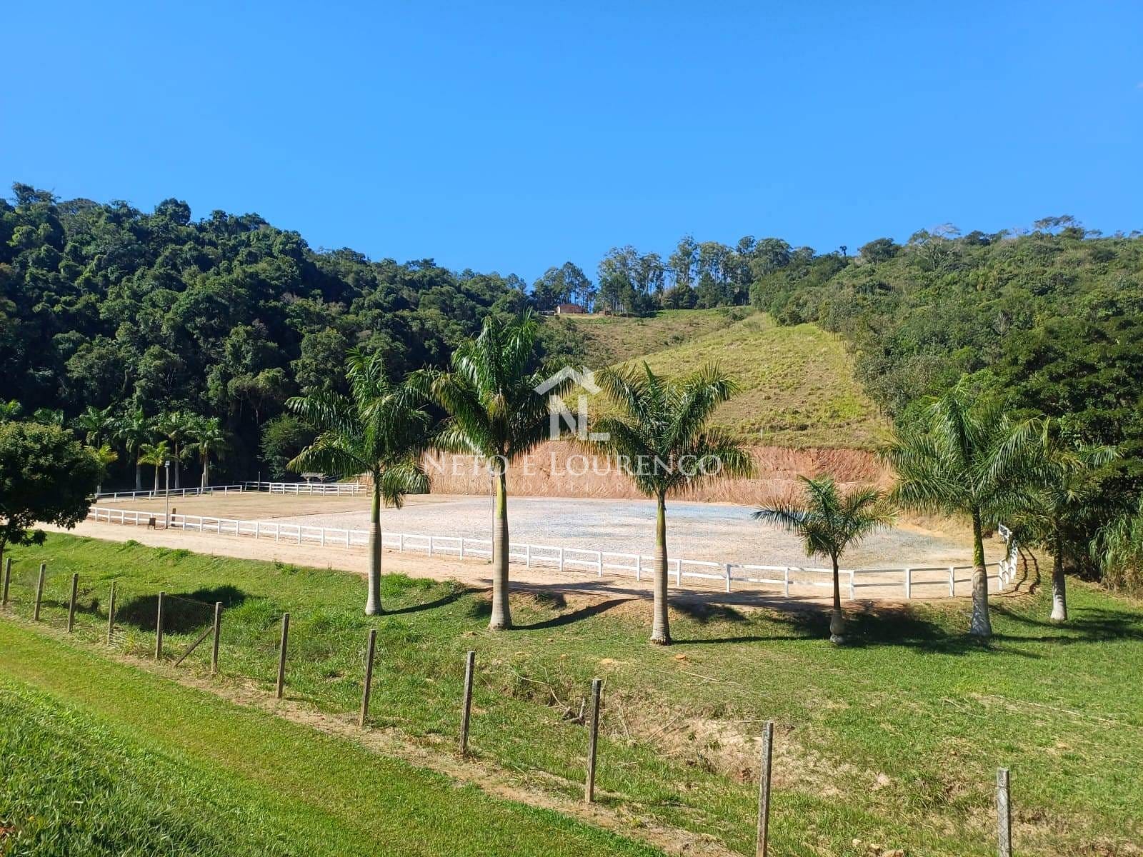 Sítio à venda com 4 quartos, 10m² - Foto 8