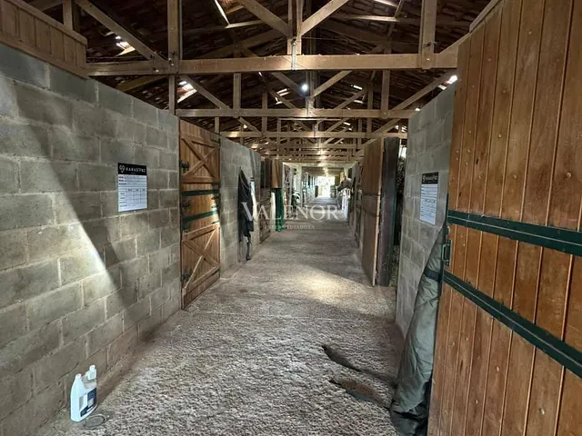 Haras com 198440m² 5 quartos e 8 banheiros, à venda, no bairro Centro em Itatiba
