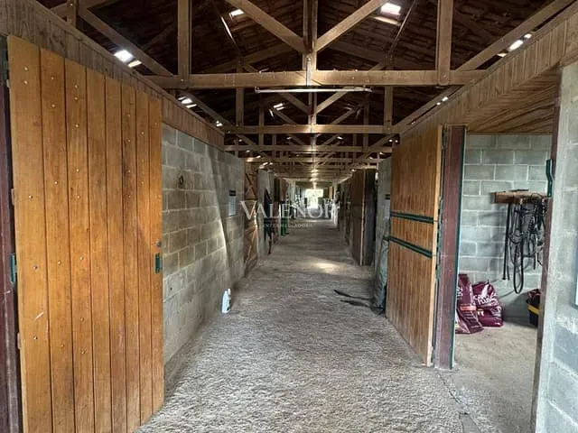 Haras com 198440m² 5 quartos e 8 banheiros, à venda, no bairro Centro em Itatiba