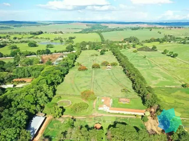 Haras com 809m² 3 quartos e 3 banheiros, à venda, no bairro Área Rural de Porto Feliz em Porto Feliz