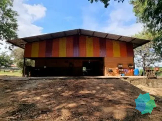 Haras com 809m² 3 quartos e 3 banheiros, à venda, no bairro Área Rural de Porto Feliz em Porto Feliz