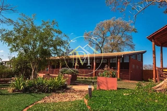 Fazenda à venda com 3 quartos, 1050m² - Foto 2