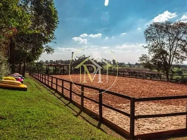 Haras com 17000m² 3 quartos e 4 banheiros, à venda, no bairro Retiro em Boituva