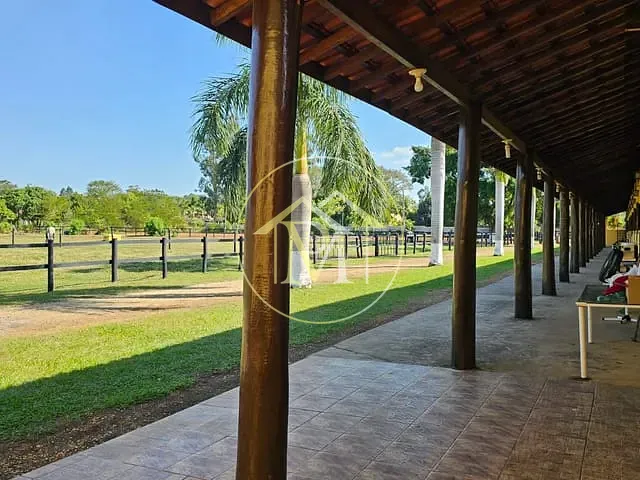 Haras com 20000m² 2 quartos e 4 banheiros, à venda, no bairro Terras de Santa Rosa em Salto