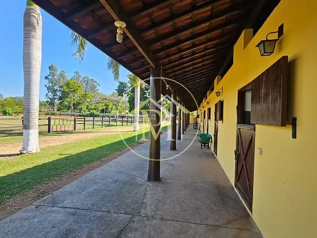 Haras com 20000m² 2 quartos e 4 banheiros, à venda, no bairro Terras de Santa Rosa em Salto