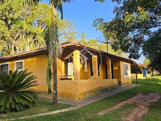 Haras com 133100m² 3 quartos e 4 banheiros, à venda, no bairro Parque Santa Rita de Cassia em Boituva