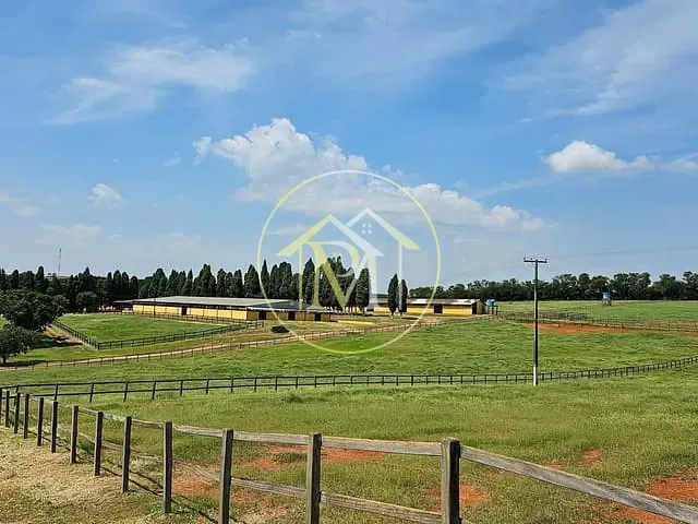 Haras com 1016400m² 3 quartos e 4 banheiros, à venda, no bairro Vila Juca Menezes em Tatuí