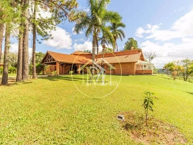 Haras com 133000m² 5 quartos e 6 banheiros, à venda, no bairro Cajuru do Sul em Sorocaba