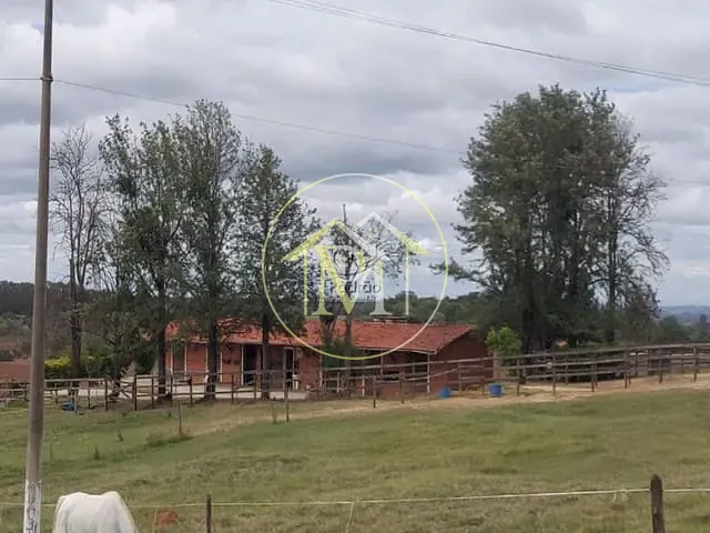 Haras com 133000m² 5 quartos e 6 banheiros, à venda, no bairro Cajuru do Sul em Sorocaba
