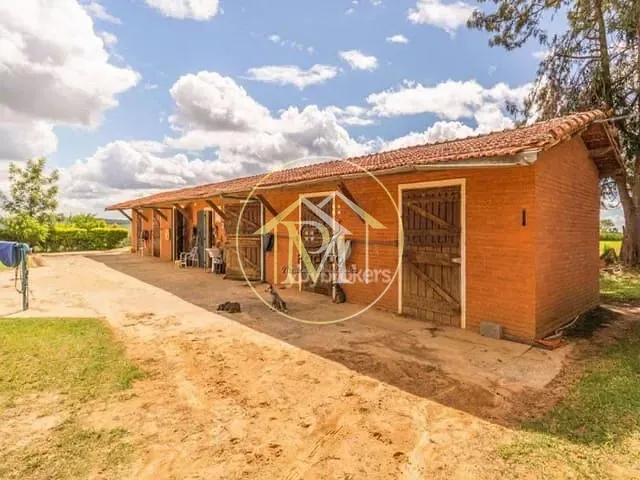 Haras com 133000m² 5 quartos e 6 banheiros, à venda, no bairro Cajuru do Sul em Sorocaba
