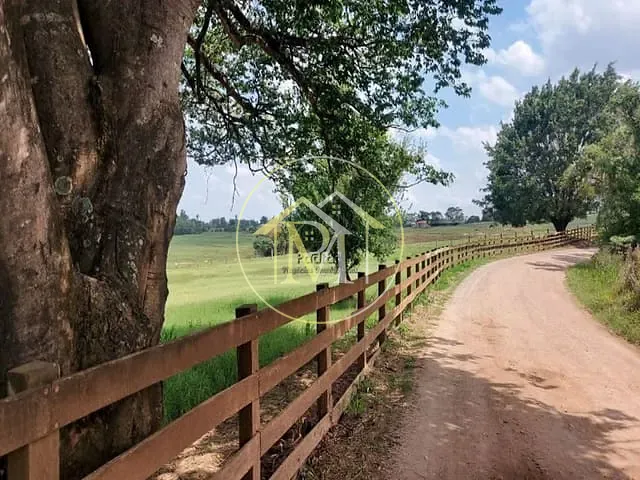 Sítio com 169400m² 1 quarto e 1 banheiro, à venda, no bairro Área Rural em Tietê