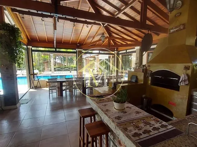 Haras com 2000m² 4 quartos e 7 banheiros, à venda, no bairro Vila Esperança em Tatuí