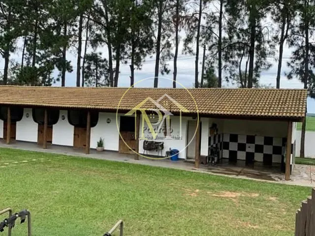 Haras com 24250m² 6 quartos e 8 banheiros, à venda, no bairro Centro em Porto Feliz
