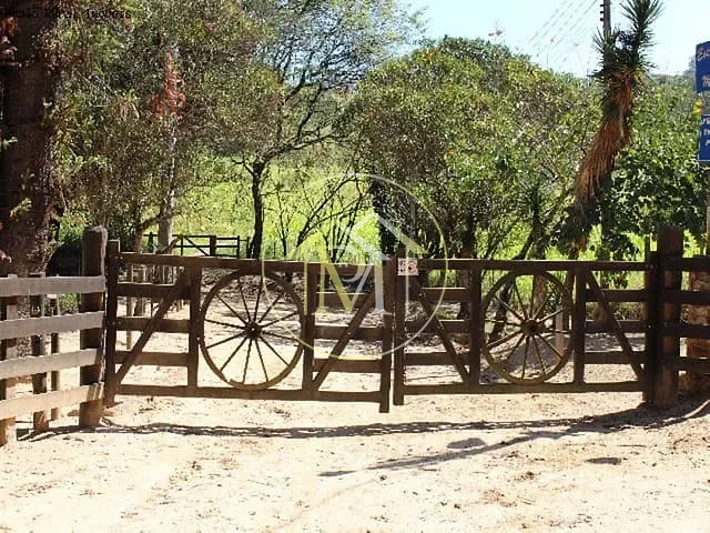 Haras com 169400m² 3 quartos e 3 banheiros, à venda, no bairro Brigadeiro Tobias em Sorocaba