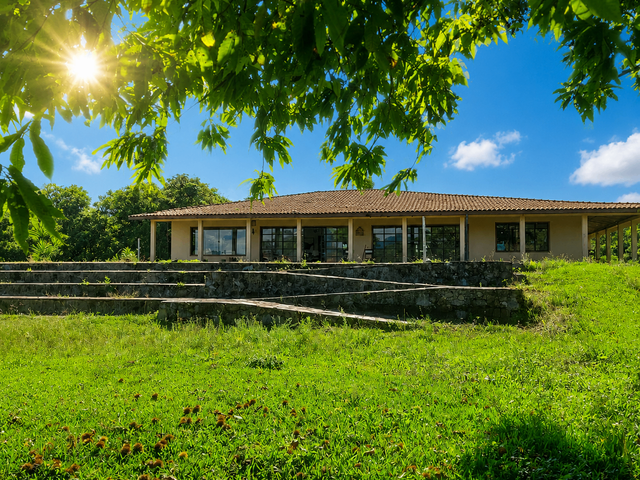 Haras com 179834m² 2 quartos e 4 banheiros, à venda, no bairro Planta Entremar em Piraquara