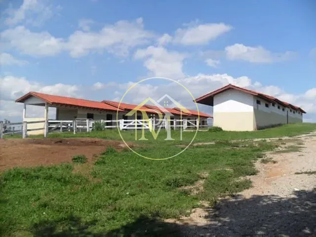 Haras com 919600m² 8 quartos e 10 banheiros, à venda, no bairro Jardim Avenida em Salto de Pirapora