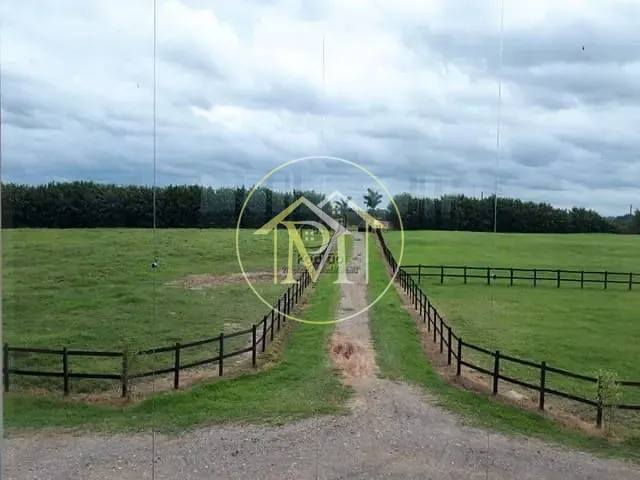 Haras com 726000m² 4 quartos e 9 banheiros, à venda, no bairro Porangaba em Porangaba