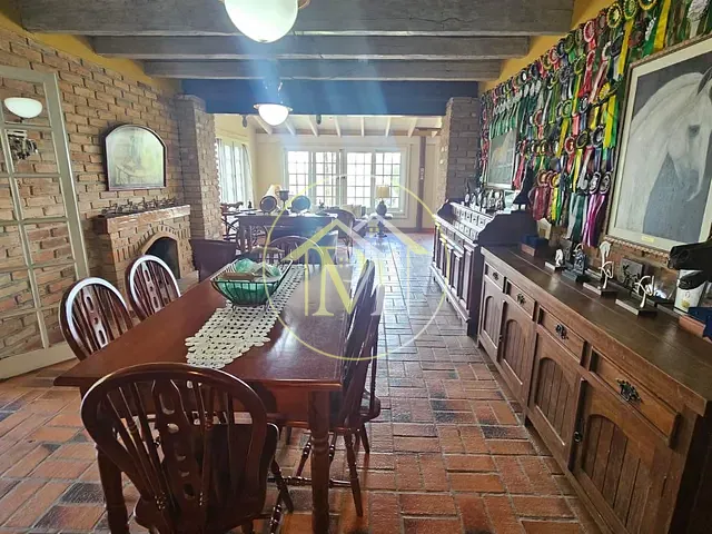 Haras com 240m² 4 quartos e 5 banheiros, à venda, no bairro Munic Luis suplicy em Boituva