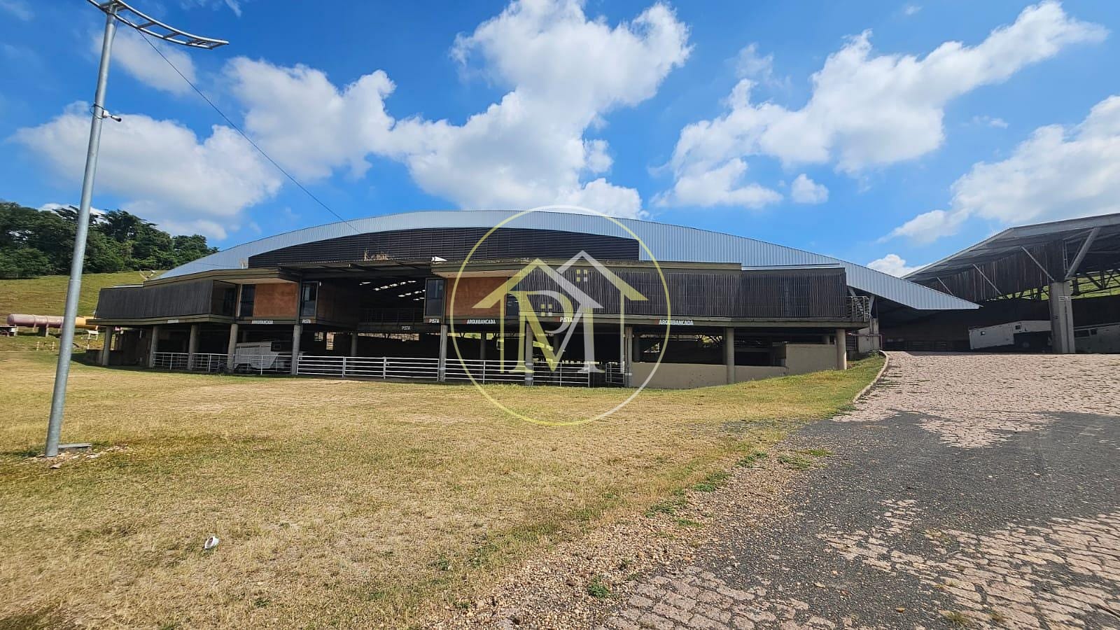 Fazenda, 240 m² - Foto 1