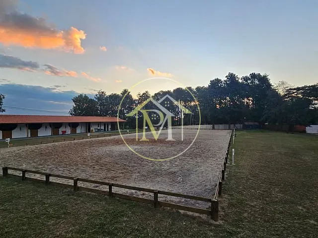 Haras com 24200m² 7 quartos e 8 banheiros, à venda, no bairro rural em Porto Feliz