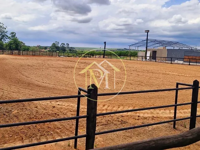 Haras com 26700m² 2 quartos e 3 banheiros, à venda, no bairro centro em Porto Feliz